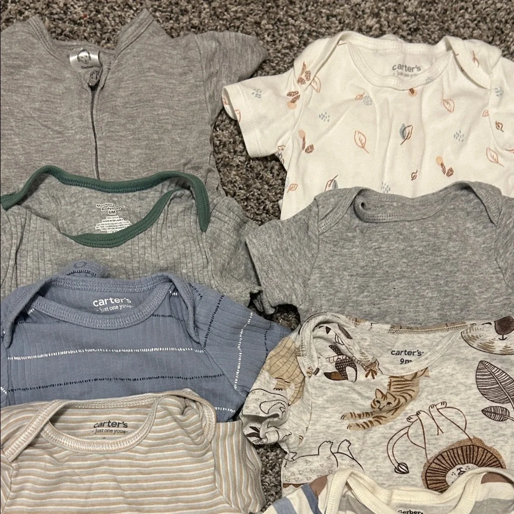 Assorted Baby Onesies and Shorts Set (20) - Picture 4 of 4